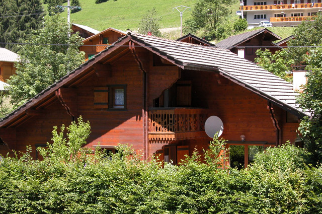 Photo du chalet en été